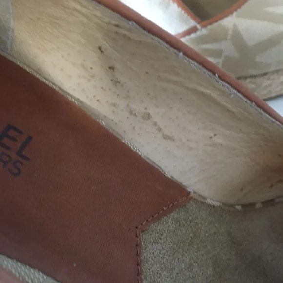 Michael Kors: MK Logo printed espadrilles wedge heels. Size 8 1/2M. Pre-owned - Picture 6 of 11